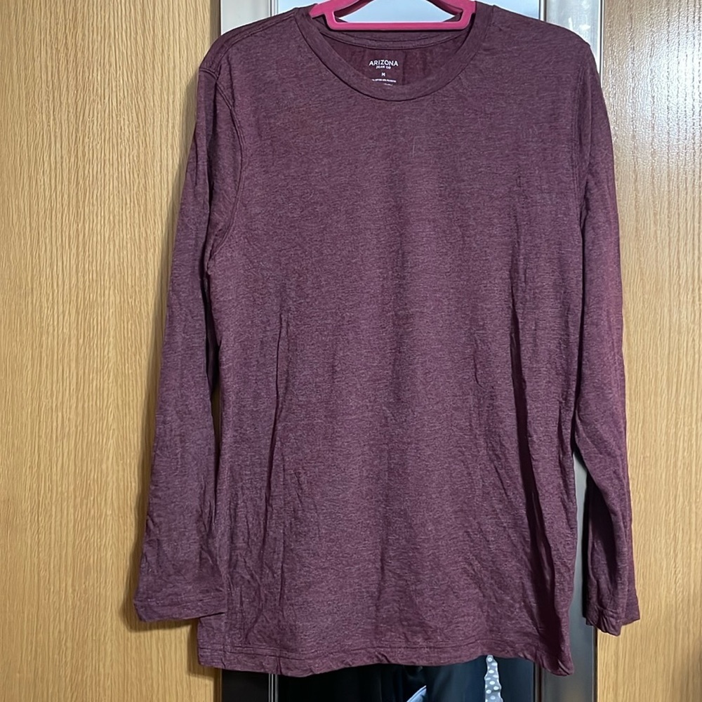 Arizona Jean Co. Size Medium purple long sleeve tee shirt long length